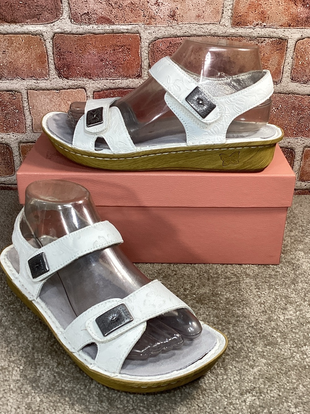 Alegria Vienna womens white sandals size 38 eu size 8-8.5 US